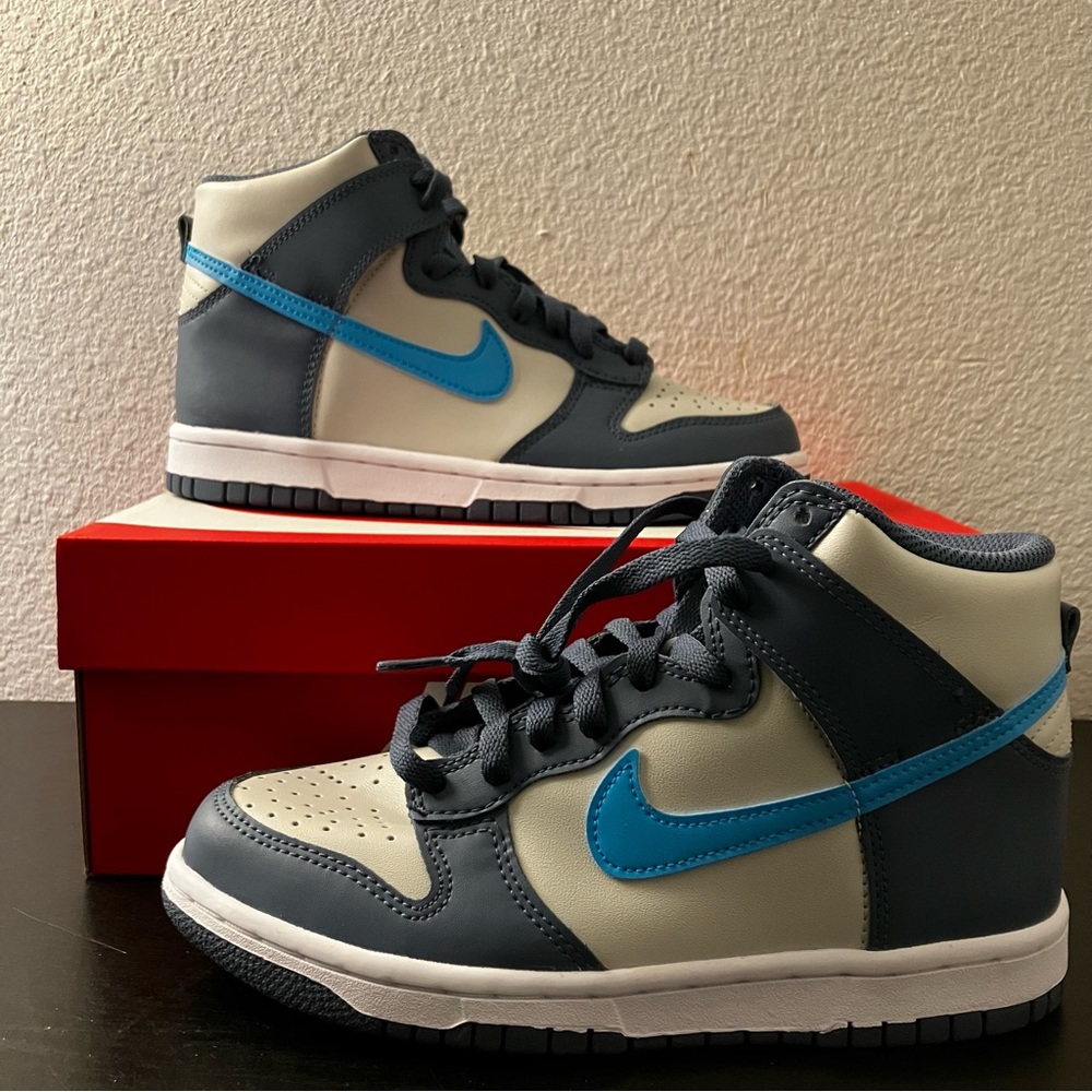 Nike Dunk High GS “Blue Lightning” Size 5y | 6.5 Women